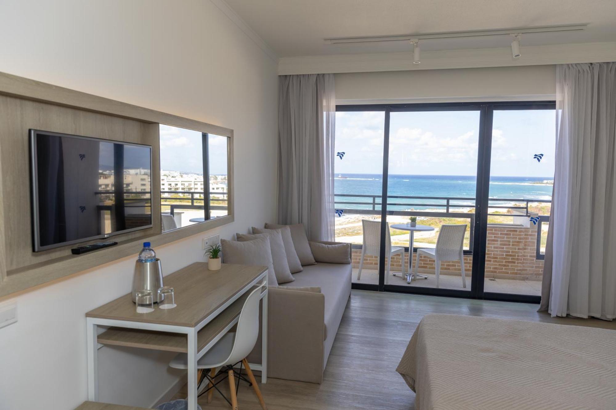 Venus Beach Hotel Paphos Exterior photo