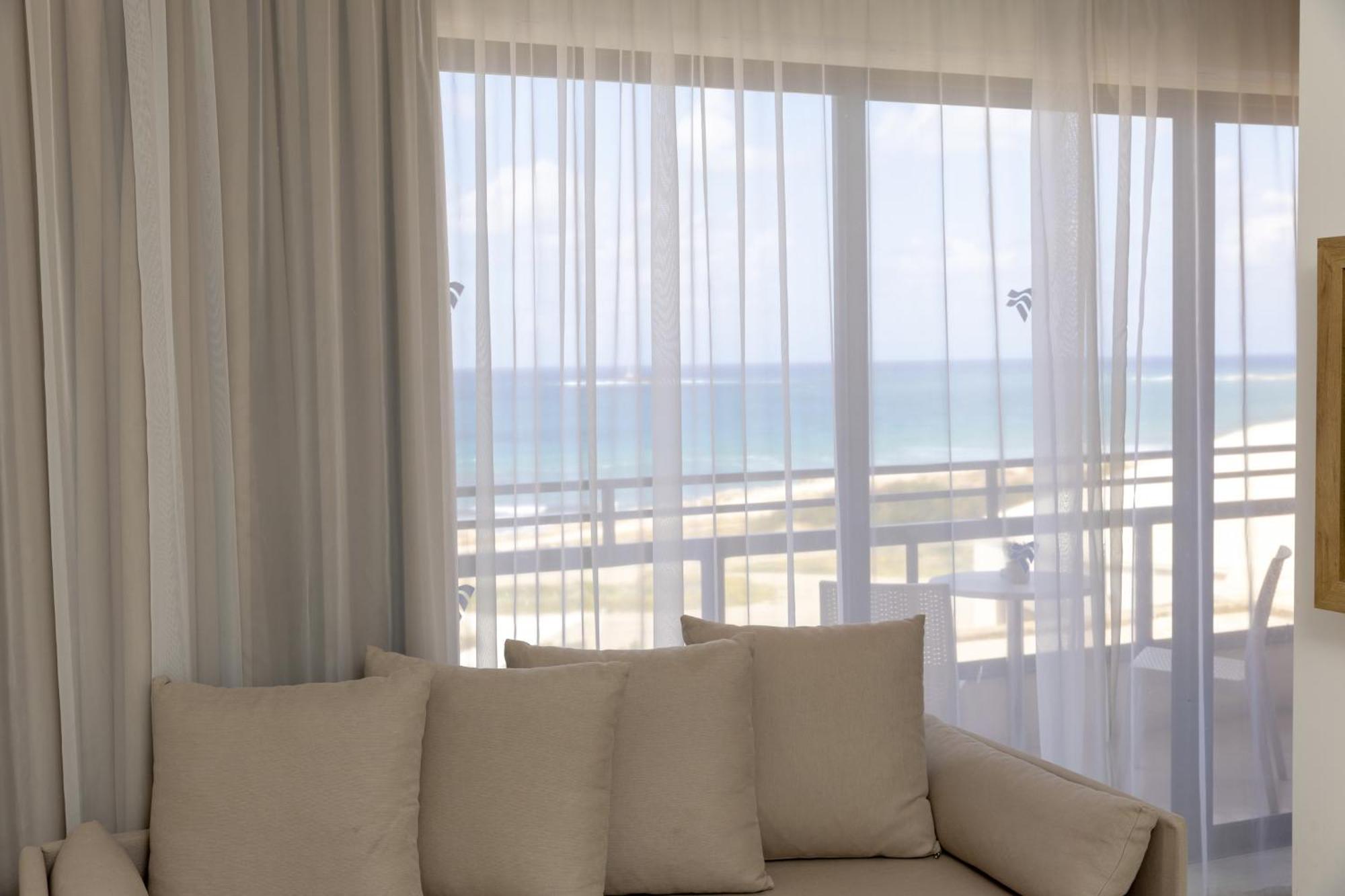 Venus Beach Hotel Paphos Exterior photo