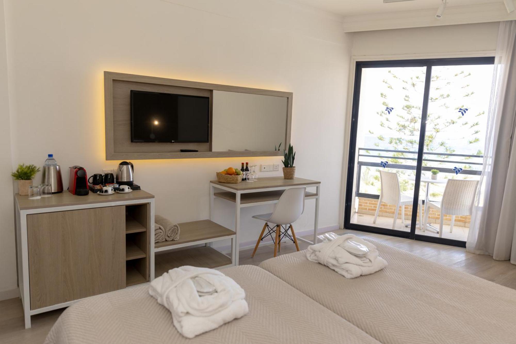 Venus Beach Hotel Paphos Exterior photo
