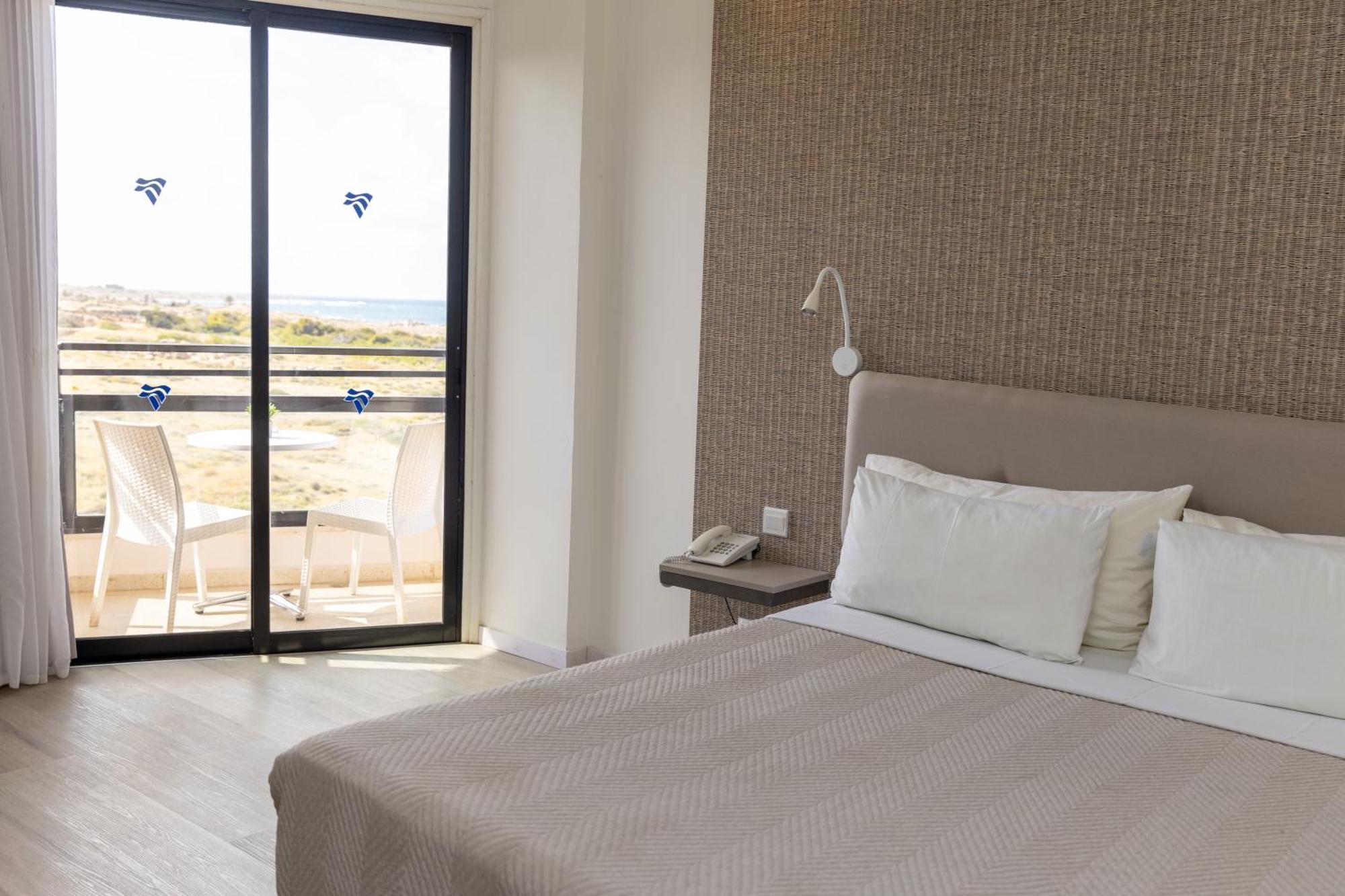 Venus Beach Hotel Paphos Exterior photo